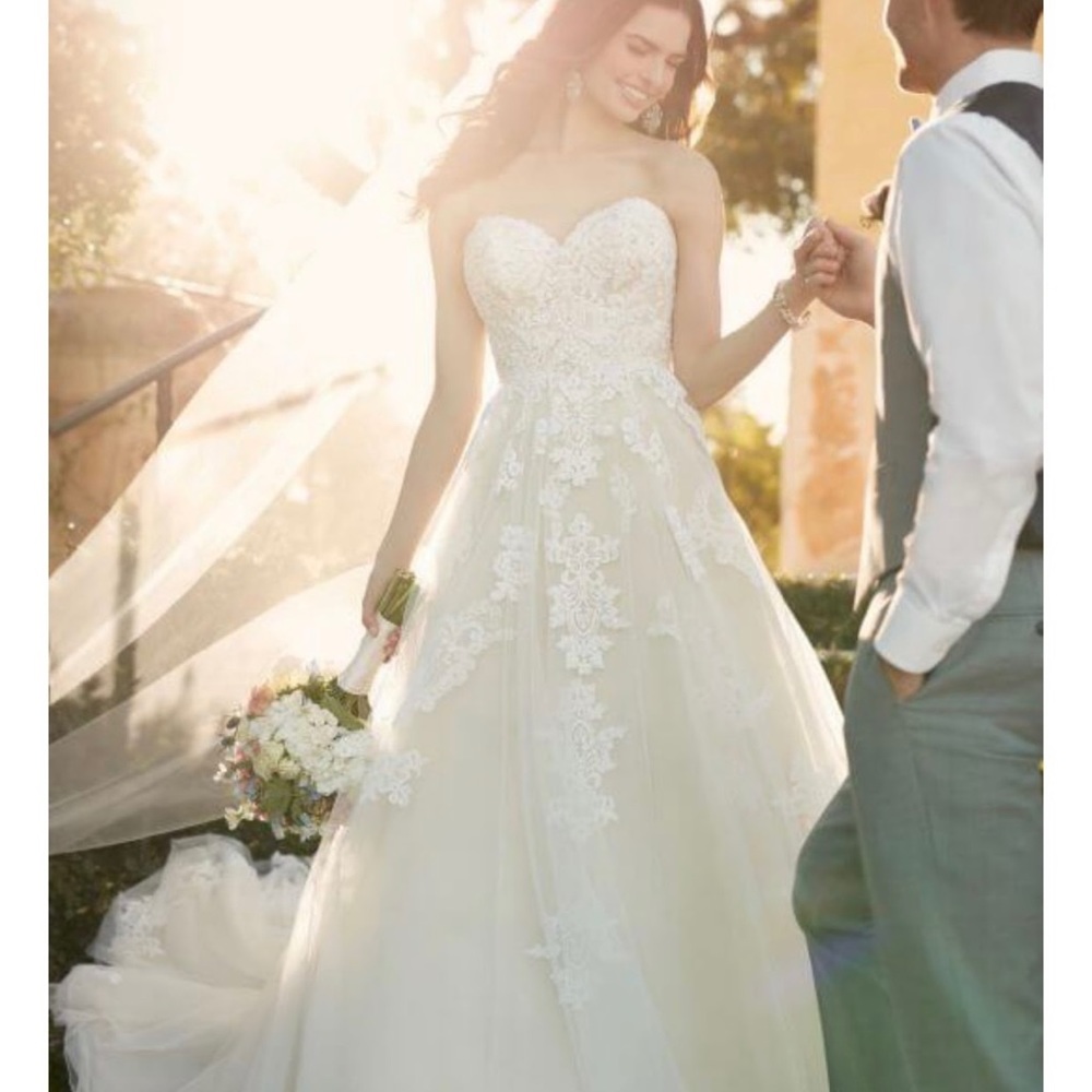 Essence of Australia sweetheart ballgown sz14